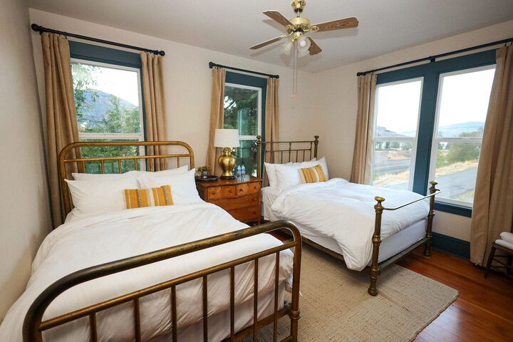 Room 10 of 49
