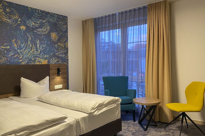 Room 4 of 35