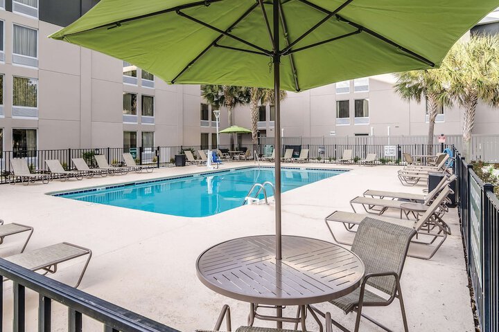 Pool 38 of 53