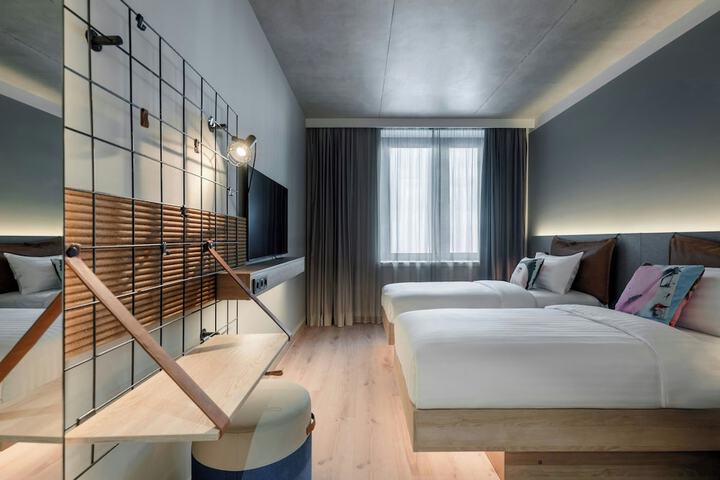 Room 15 of 74