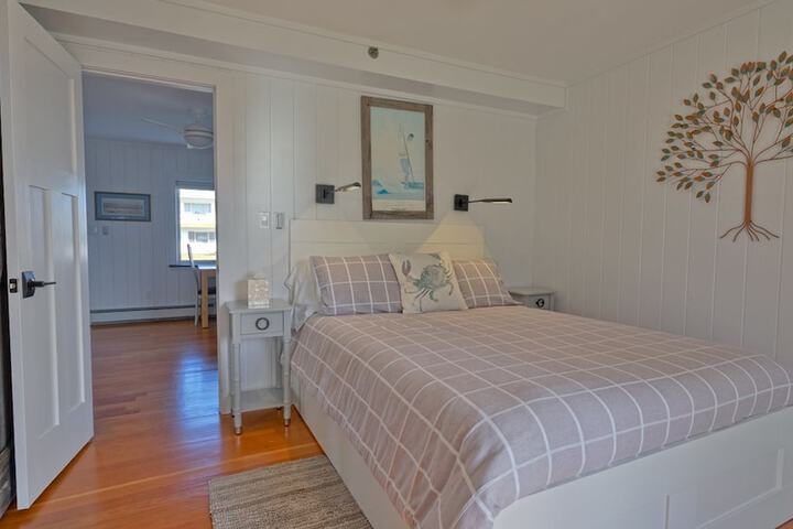 Room 35 of 152
