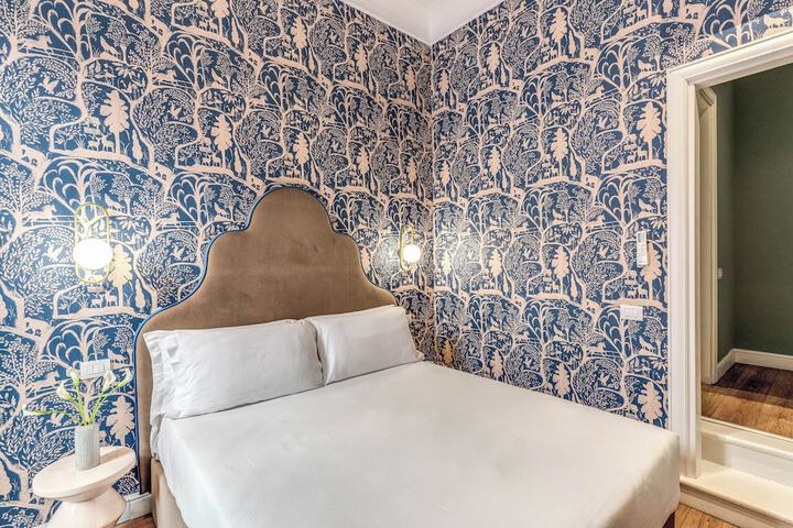 Room 8 of 25