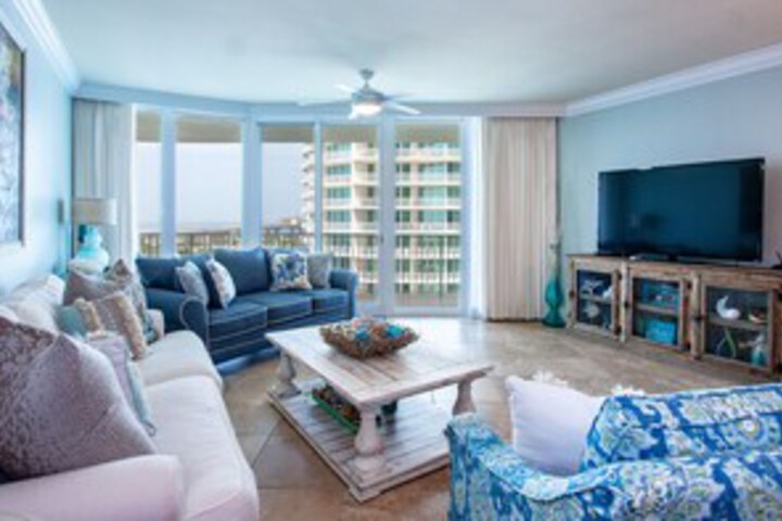 Modern Two Bedroom Unit - Crd0716