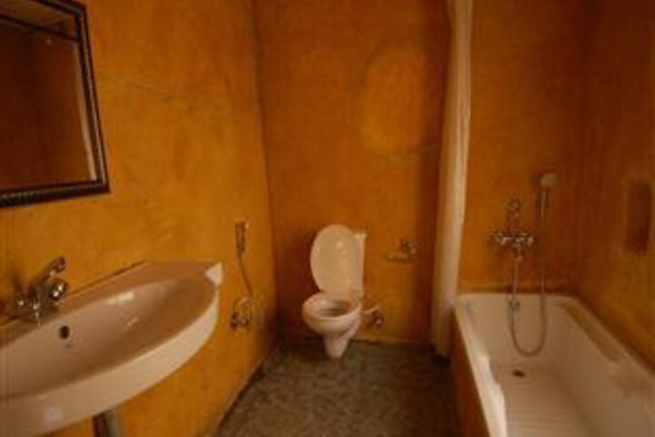 Room 2 of 5
