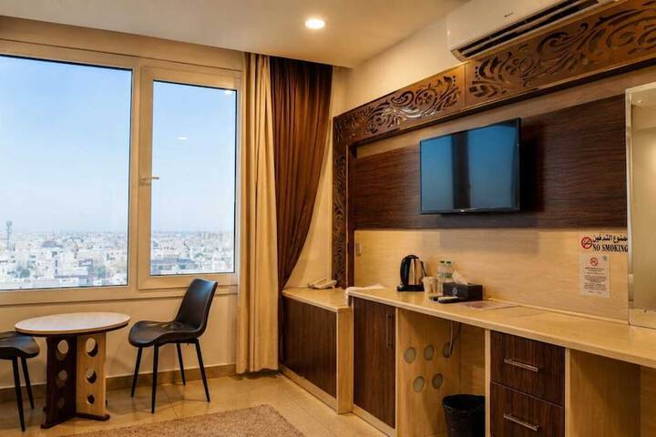 Room 17 of 36