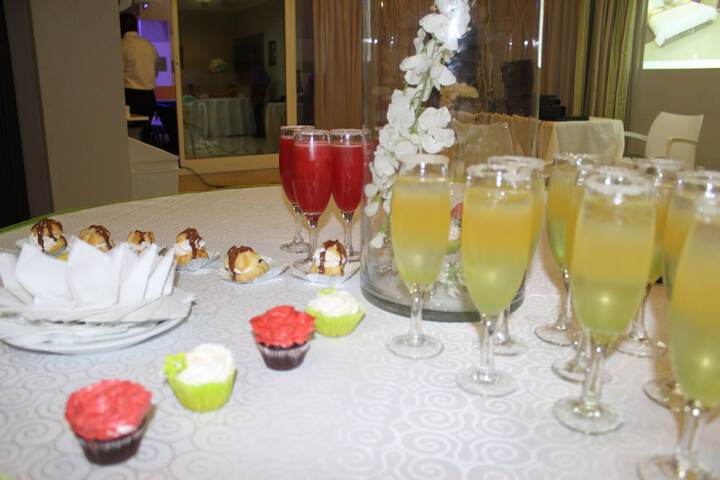 Lounge 21 of 24