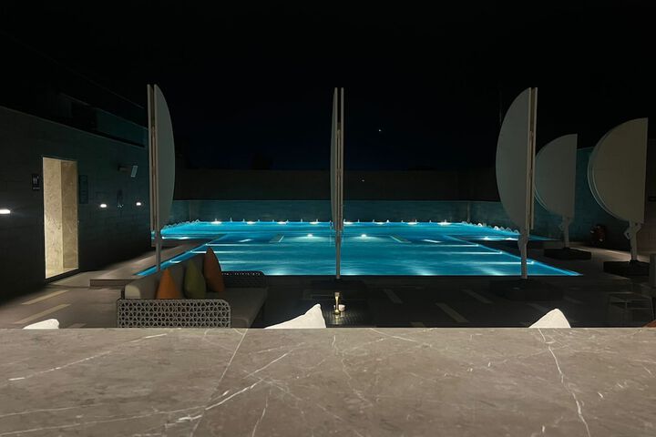Pool 25 of 44
