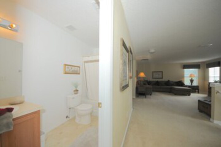 Room 8 of 44