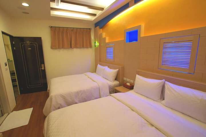 Room 22 of 37