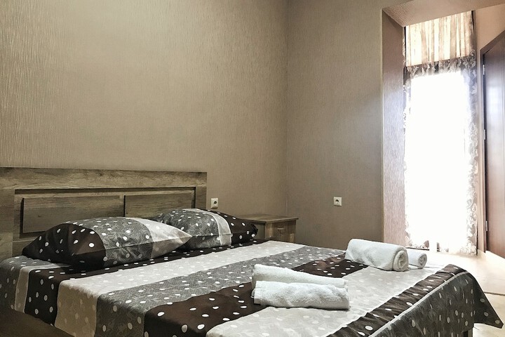 Room 17 of 37