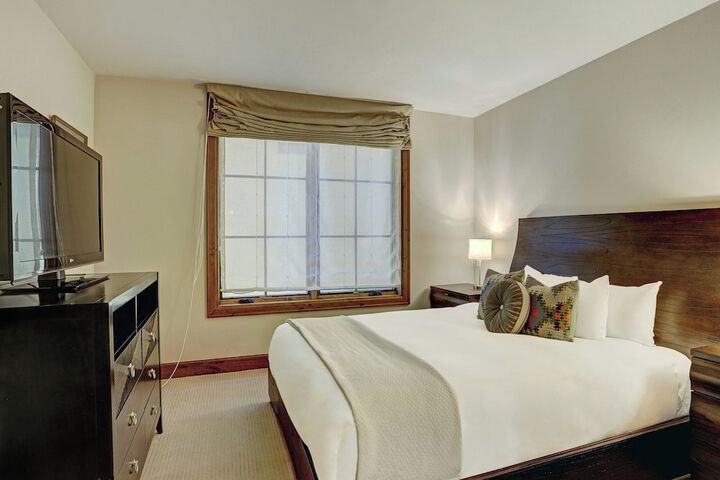 Room 51 of 569