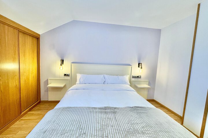 Room 42 of 80