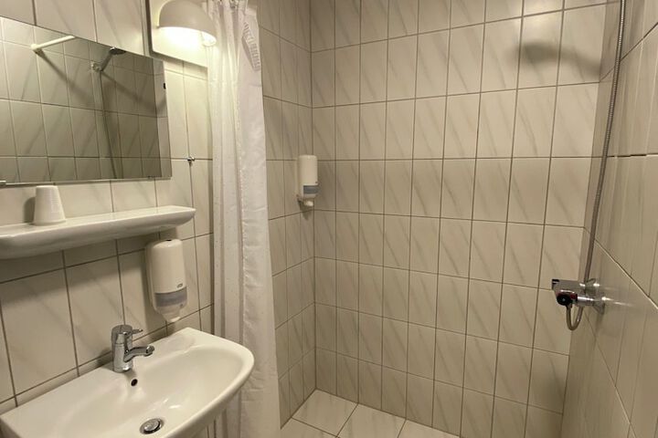 Room 14 of 22