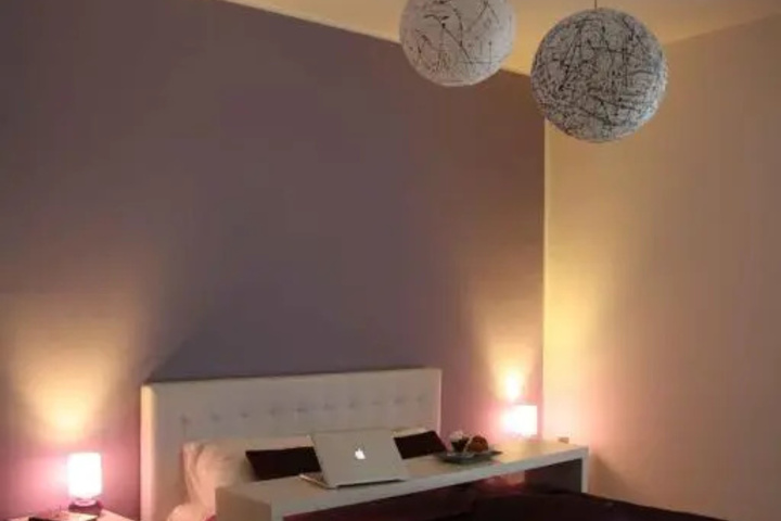 Room 6 of 11