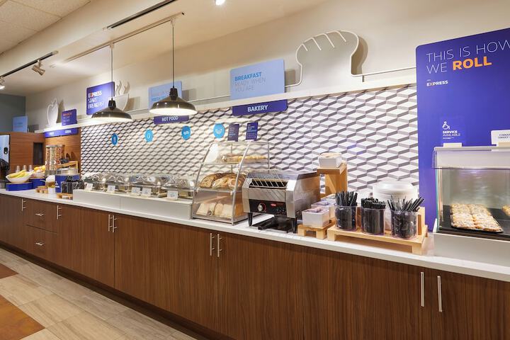 Breakfast/Coffee Service 32 of 50