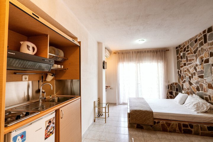 Room 5 of 40