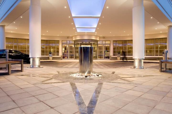 Entrance & Lobby