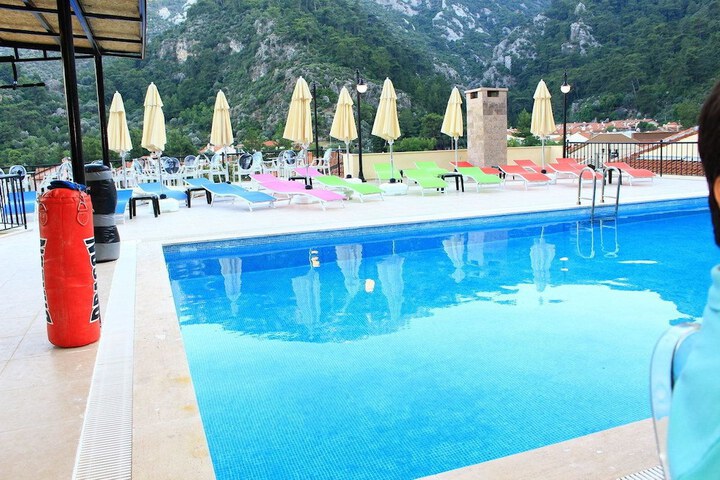 Pools & Facilities
