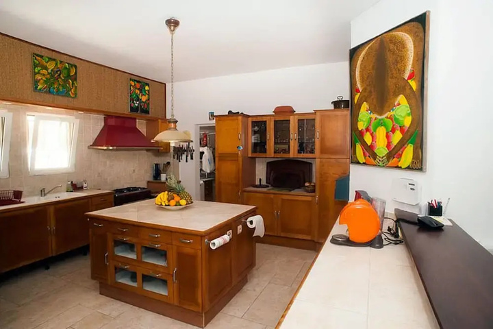 Room 3 of 20