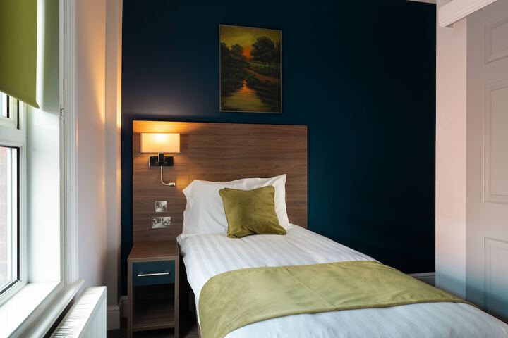 Room 16 of 73
