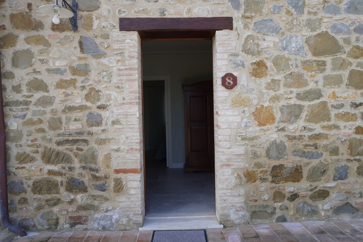 Room 5 of 72