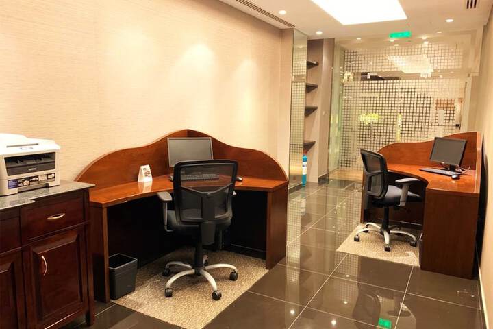 Business Center 163 of 181