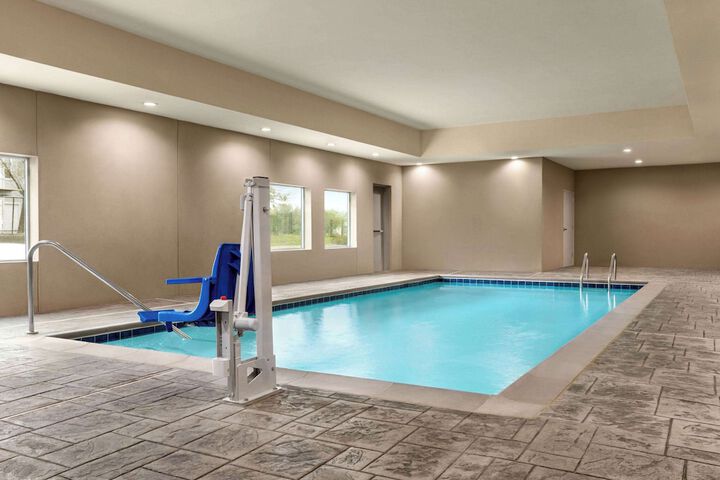 Pool 24 of 34