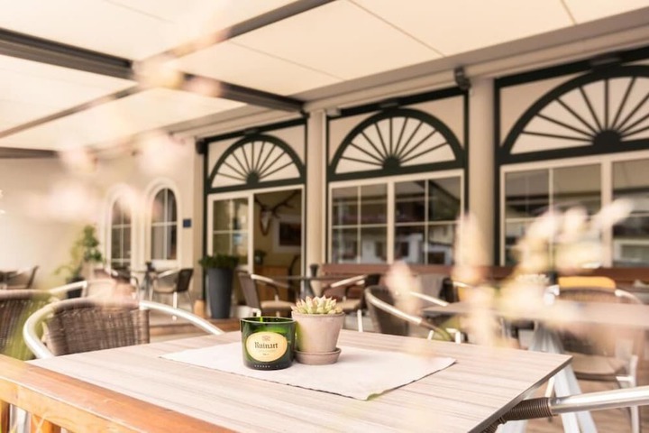 Dining Photos