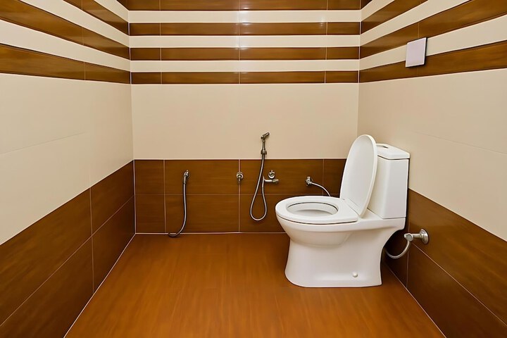 Room 23 of 38