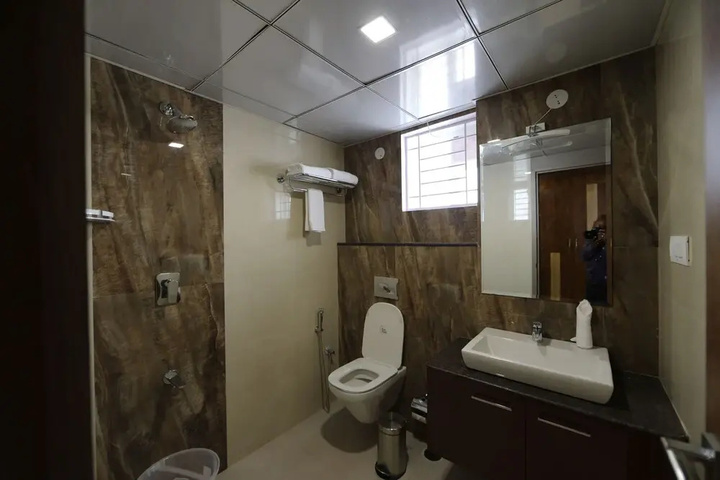 Room 7 of 10