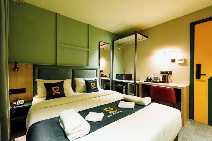 Room 25 of 48