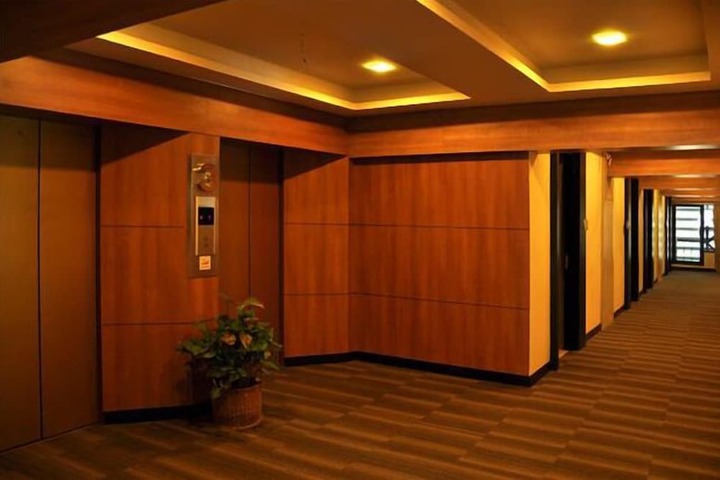 Ballroom/Hall 35 of 41