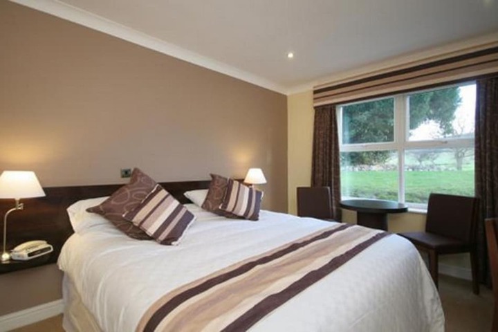 Room 4 of 42