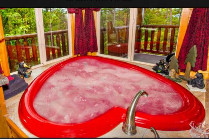 Bear Elegance - Theater Room Secluded, Heart Shaped Tub!!! in Sevierville, TN