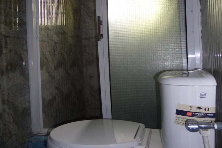 Room 13 of 21