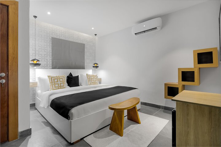 Room 5 of 25