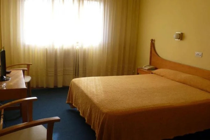 Room 3 of 17