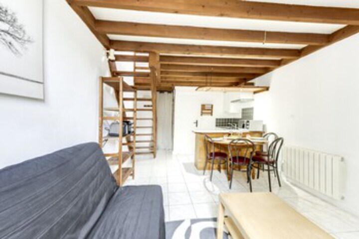 Room 2 of 11