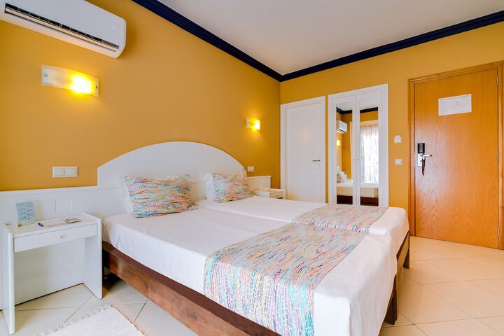 Room 12 of 41