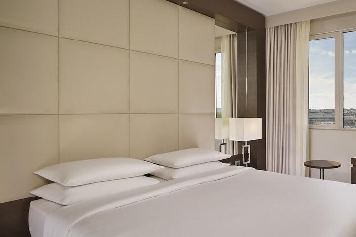 Room 47 of 101