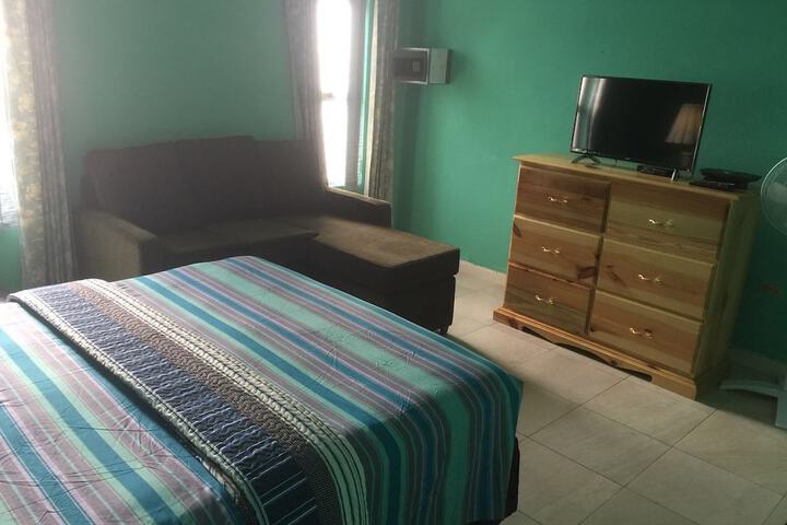 Room 4 of 17