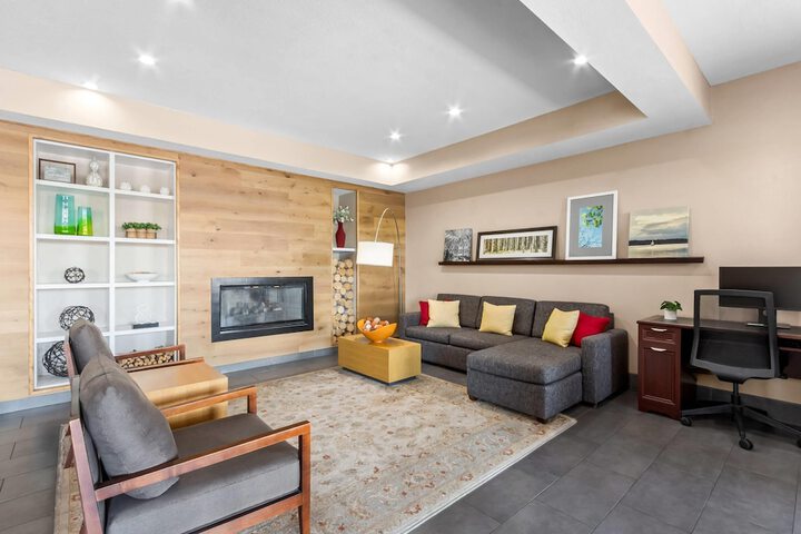 Guest Lobby