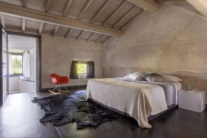 Room 19 of 47