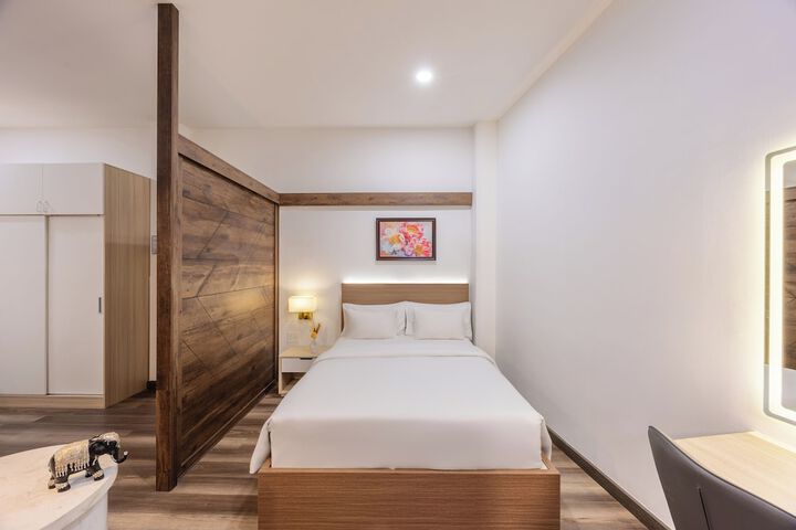 Room 15 of 49