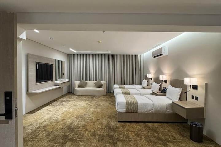 Room 10 of 19