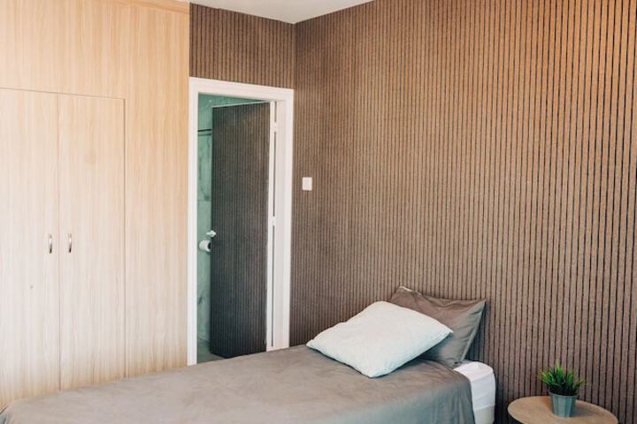 Room 3 of 11