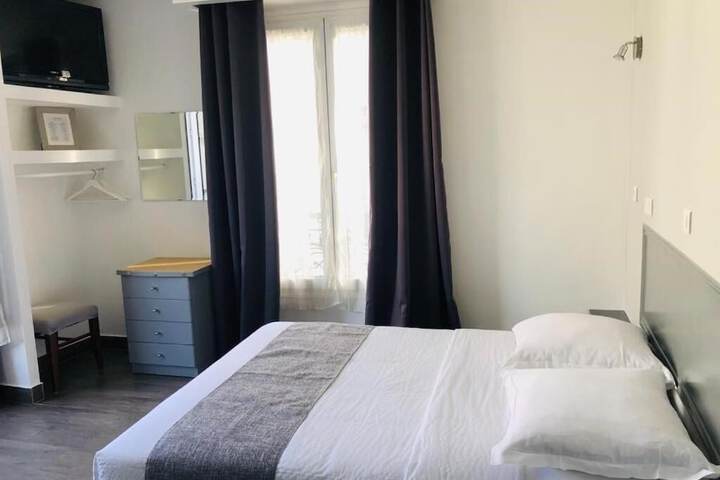Room 12 of 24