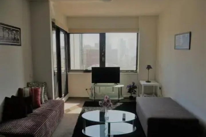 Room 4 of 10