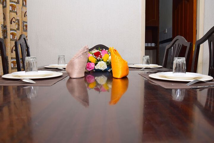 Dining 28 of 64