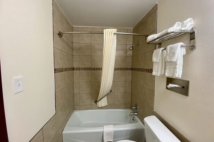 Room 27 of 35